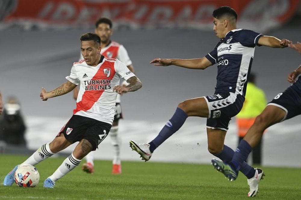 River goleó a Gimnasia: tres de penal y una joyita de Romero