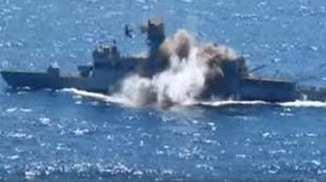 Video: mirá cómo destruyen un buque turco