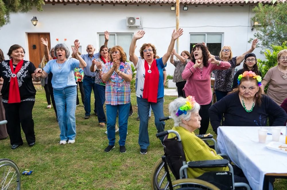 Desde este próximo jueves, la Residencia Eva Duarte suma un taller de bailoterapia para personas mayores.
