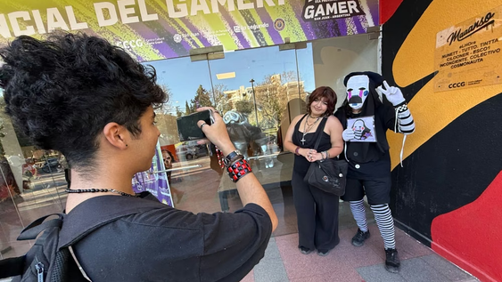 Gran convocatoria tuvo el Día del Gamer en San Juan. Una multitud desfiló por el Conte Grand (Fotos Diario de Cuyo)