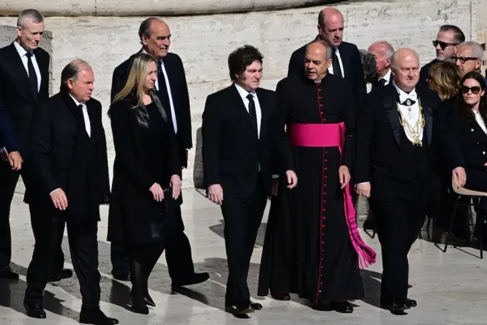 Javier Milei viajará al Vaticano para la misa de asunción del nuevo Papa