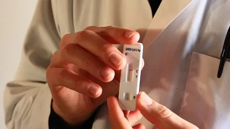 La variante Frankestein del COVID ya fue detectada en Sudamérica: qué se sabe y cuáles son los síntomas