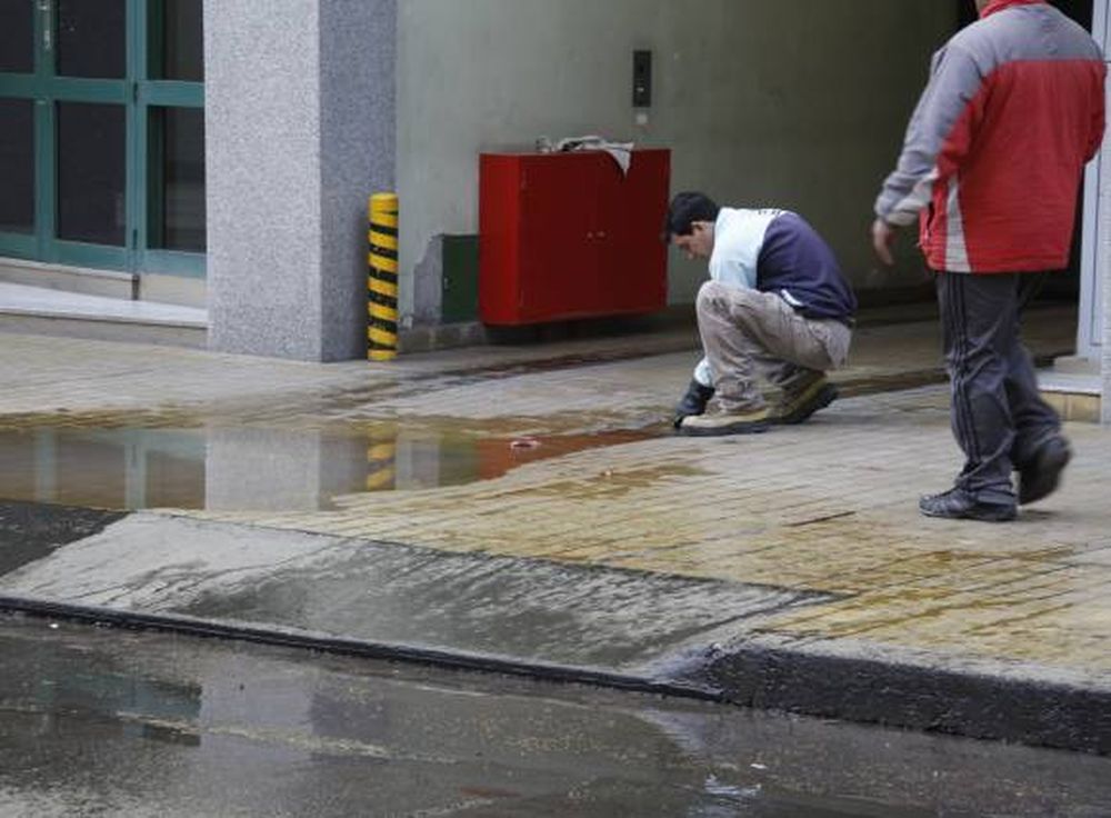 Aguas servidas en pleno centro