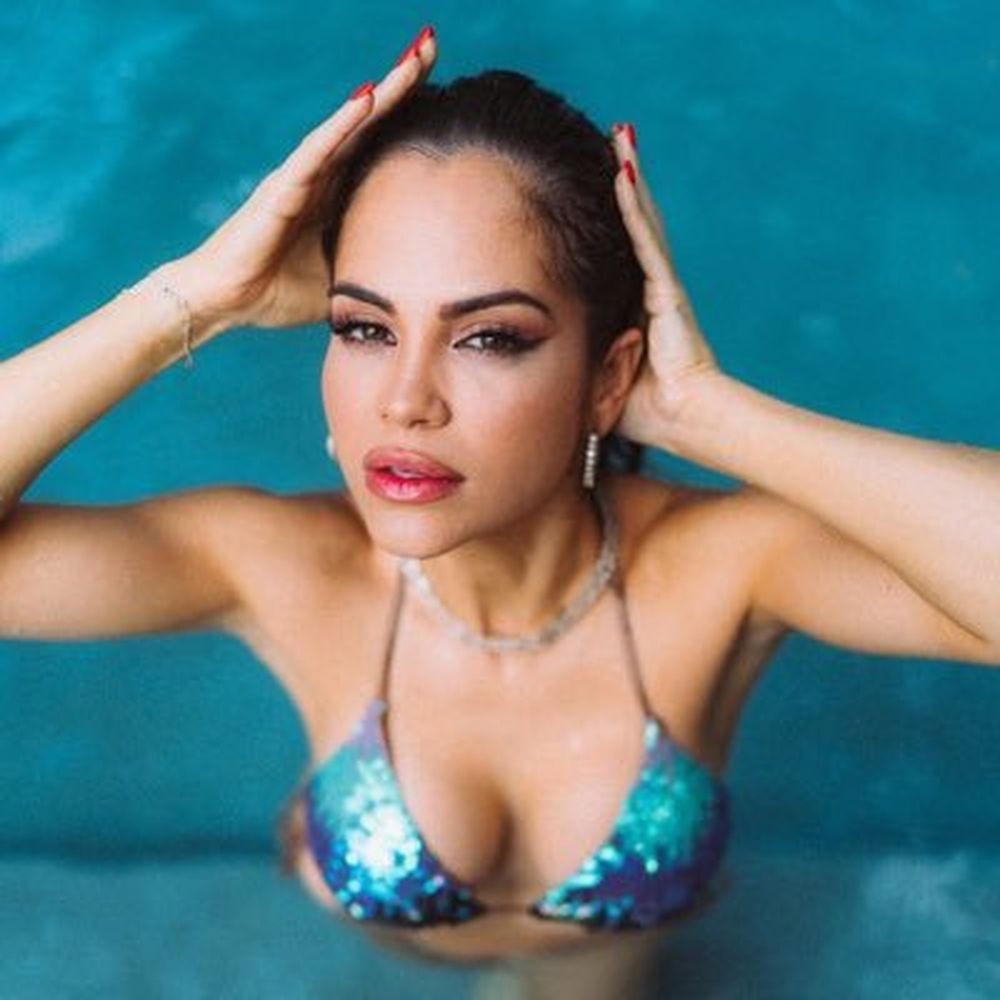 Frente al espejo y con pantalón ajustado: Natti Natasha impactó a todos