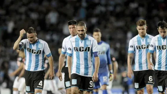 Racing lo tuvo en el final, pero no pudo y quedó eliminado