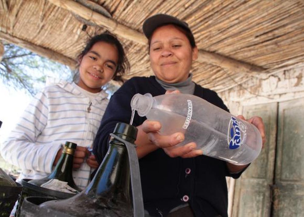 La gente se moviliza para llevar agua a San Roque