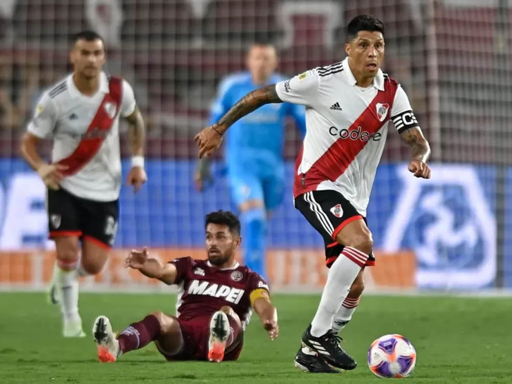 Con intervención del VAR, River consiguió una polémica victoria por 2-0 ante Lanús