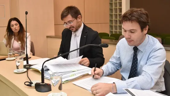 Facturas truchas: ocho acusados piden zafar del juicio con tareas comunitarias