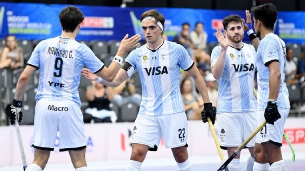 Con Ceballos de titular y Agudo en el banco, la selección de hockey pista mantuvo el invicto