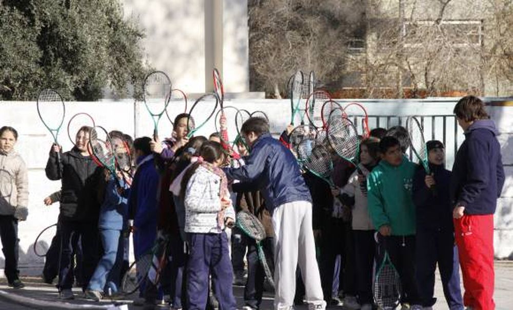 Un robo perjudicó al programa de tenis en las escuelas