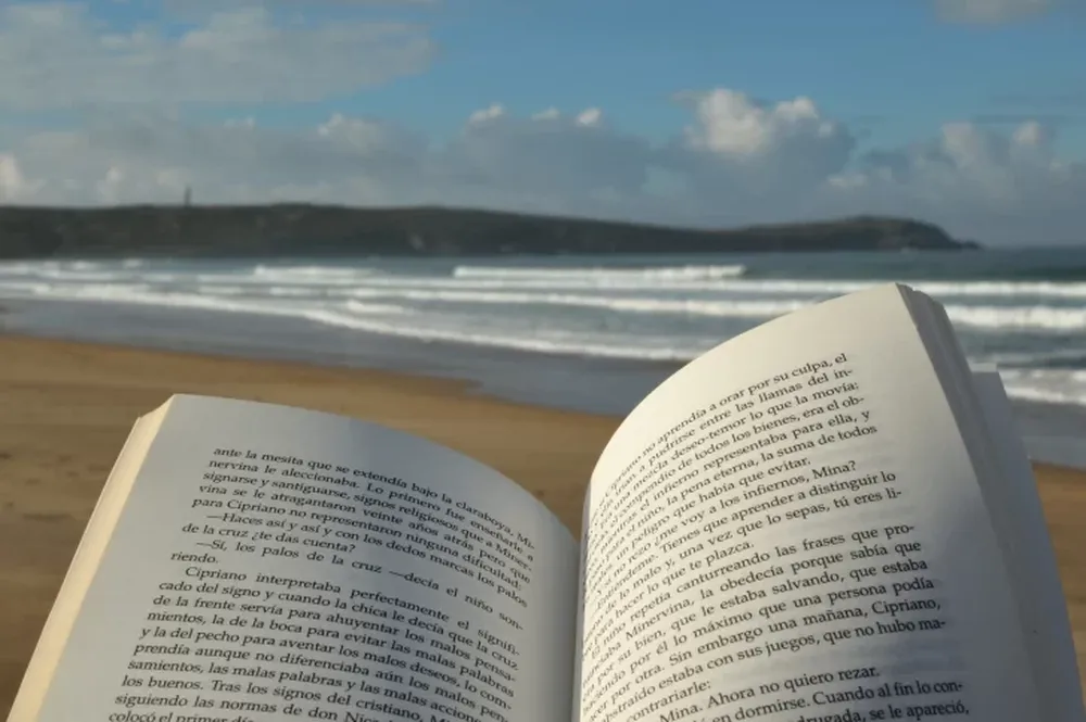 Cinco libros recomendados para leer en la playa