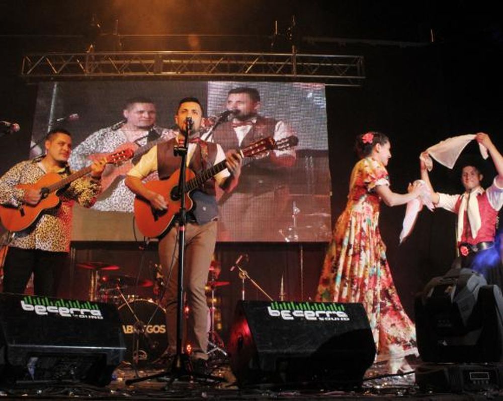 Festejaron 102 años con ritmo