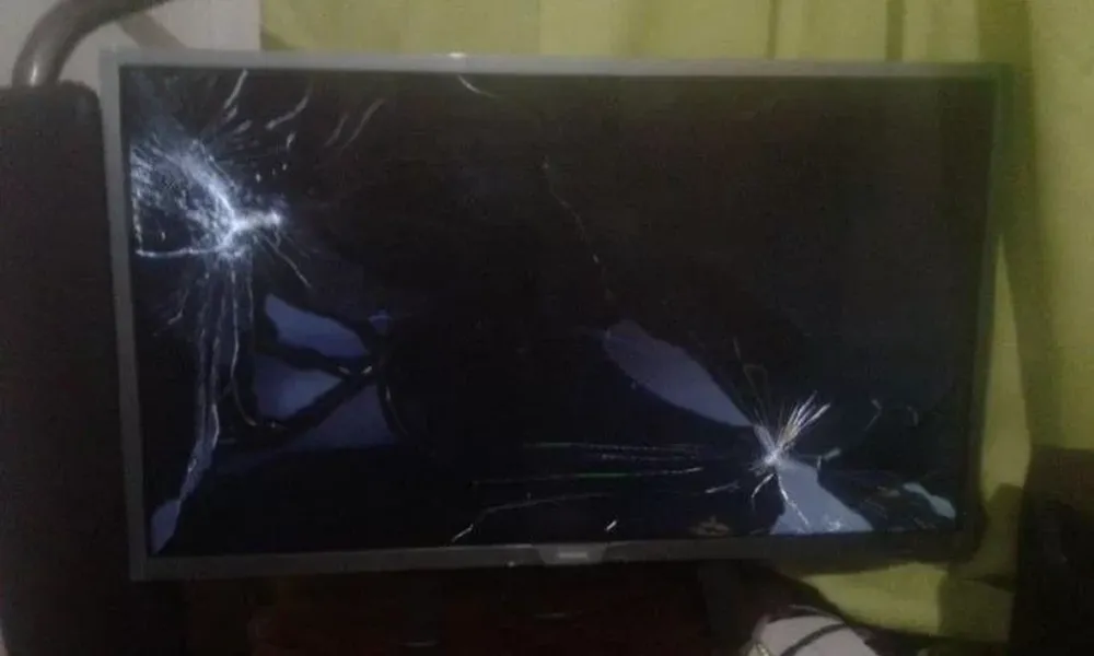 Le dan 15 días de cárcel por romper un TV y una heladera mientras discutía con su pareja