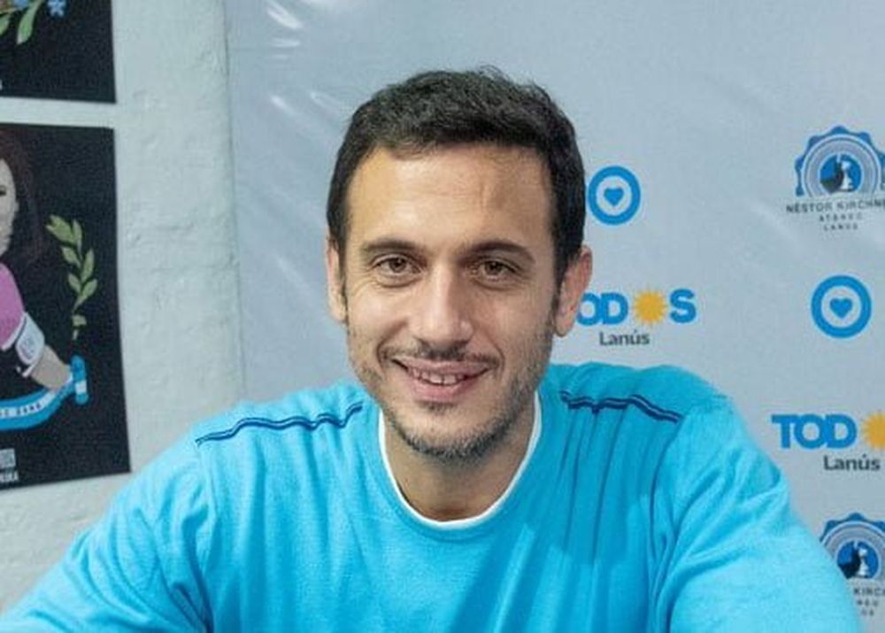 El intendente de Lanús anunció un bono de $100.000 para los empleados municipales
