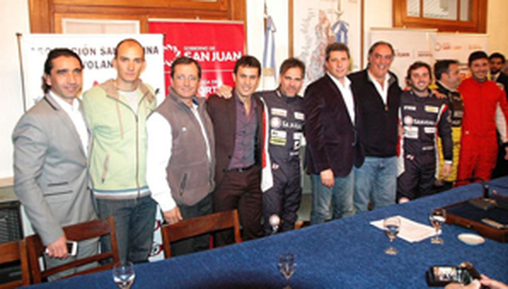 Nutrido grupo de pilotos locales en el Top Race en El Zonda