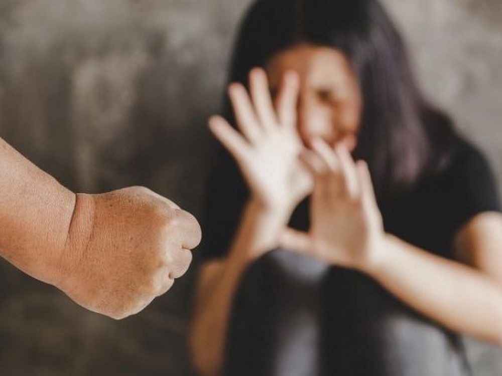 Discutía con su pareja y la hirió en la cabeza: “P…, por algo habías dejado a tu marido”