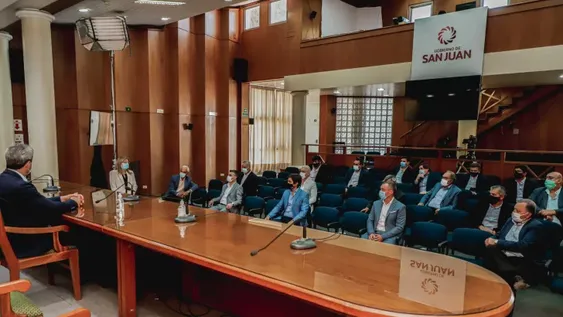 El Gobierno asistirá a los municipios con fondos para que den el aumento del 65%