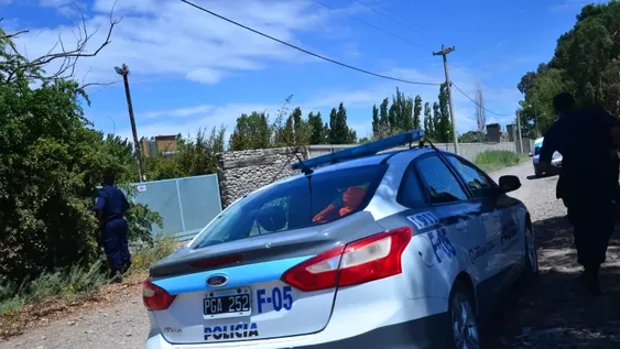 Golpean, asaltan y dejan maniatada a una mujer dentro de su vivienda