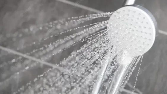 Cuántas veces a la semana hay que bañarse para no afectar la salud, según expertos