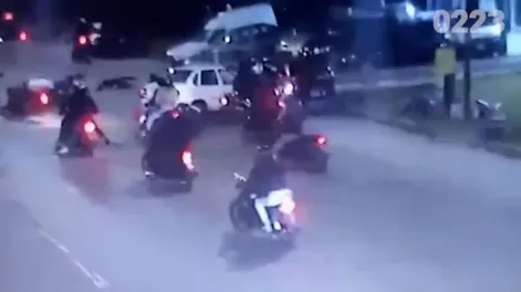 Un muerto y seis heridos tras la embestida de un auto contra una caravana de motos
