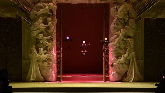 Elegantes drones fueron la gran atracción de la pasarela de Dolce & Gabbana