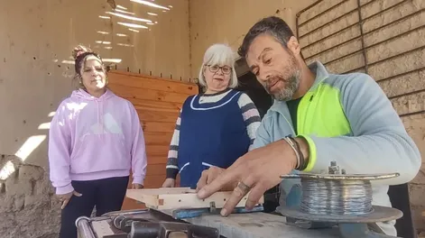 Exdocentes de Jáchal iniciaron un emprendimiento  apícola de la mano de expertos de Bosques Nativos