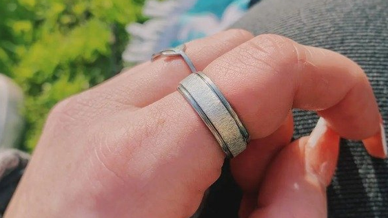 ¿Estrés al máximo? Se imponen los anillos que ayudan a sentirse más relajado