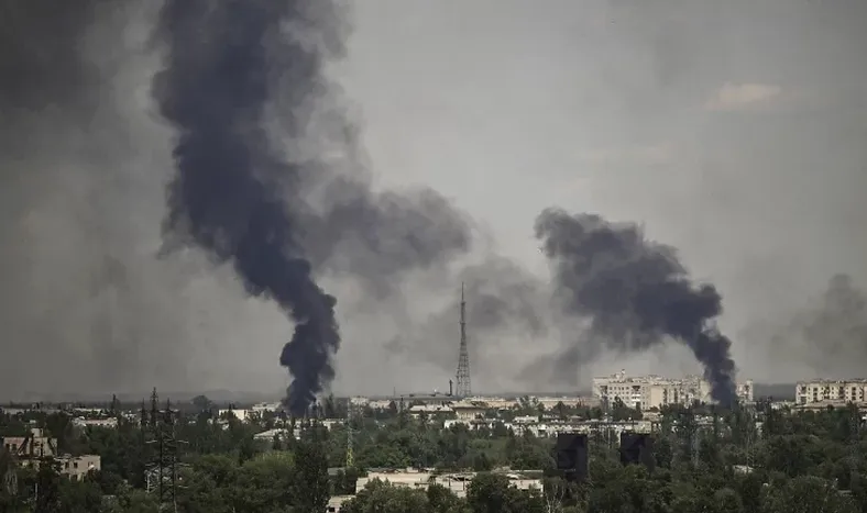 Rusia tomó el control de parte de una ciudad clave de Ucrania y avanza su ofensiva