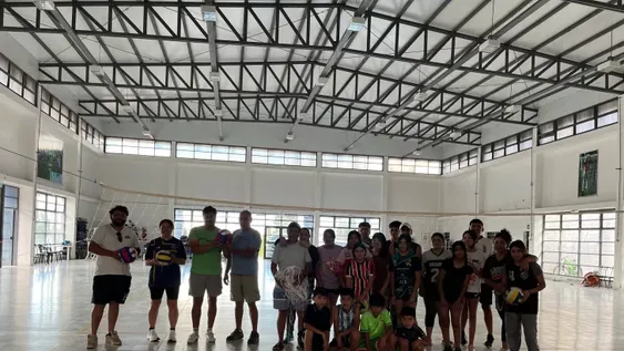 Los Andes. En el club de Tudcum comenzó a funcionar una de las escuelas municipales de vóleibol, ampliando la oferta de deportes de Iglesia.