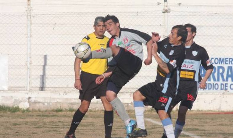 Del Bono no renuncia