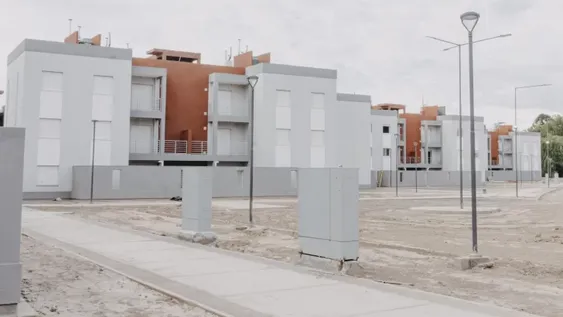 Con Ferraresi, Uñac entregará 218 casas y el mismo día sorteará otras 346