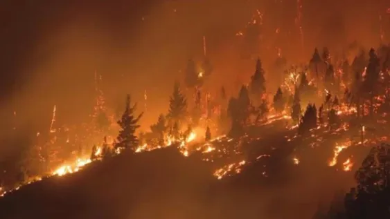 El fuego en la Patagonia se cobró un muerto y hubo tres pobladores con quemaduras graves