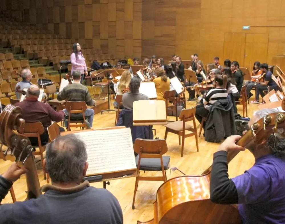 Un estreno a toda orquesta