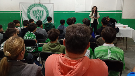 la nutricion tambien juega: desamparados apuesta a la formacion integral de sus jugadores de inferiores