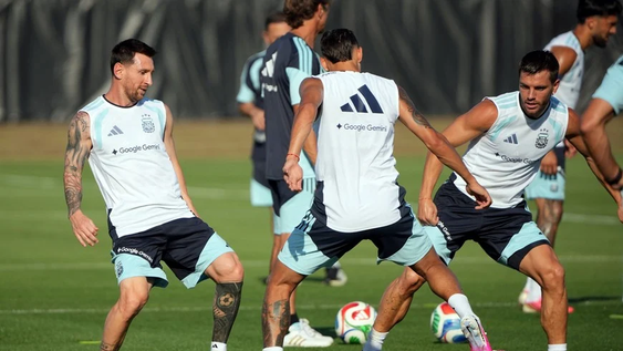 argentina prepara un equipo alternativo para enfrentar a jordania: scaloni define si juega messi