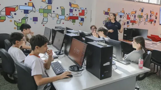 INTERÉS. Para el programa de Ciencia y Técnica, Verano Tech, se llenaron los cupos rápidamente de adolescentes y niños que querían aprender contenidos vinculados a la economía del conocimiento.