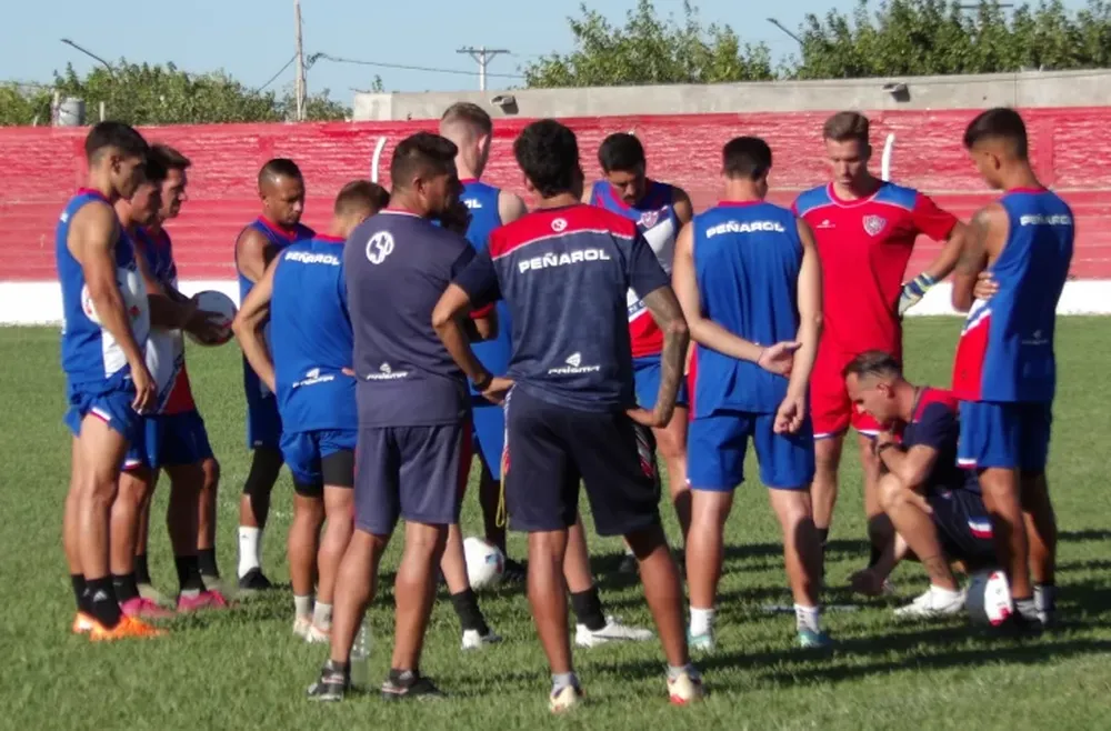 Sportivo y Peñarol ajustan detalles