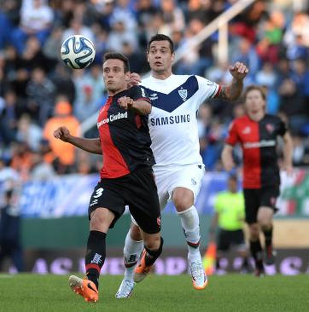 Vélez también mira de arriba