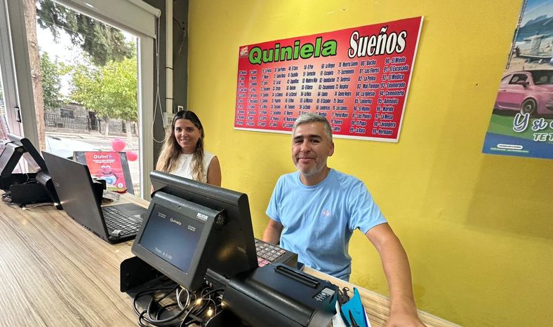 Javier Domínguez, el agenciero de 9 de Julio, dijo que invertirá la parte del premio del Quini 6 que le tocó en ampliar la agencia y expandir el negocio.