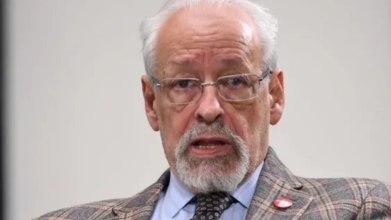 Tras ser despedido por la “vacunación VIP”, Horacio Verbitsky ya tiene nuevo trabajo