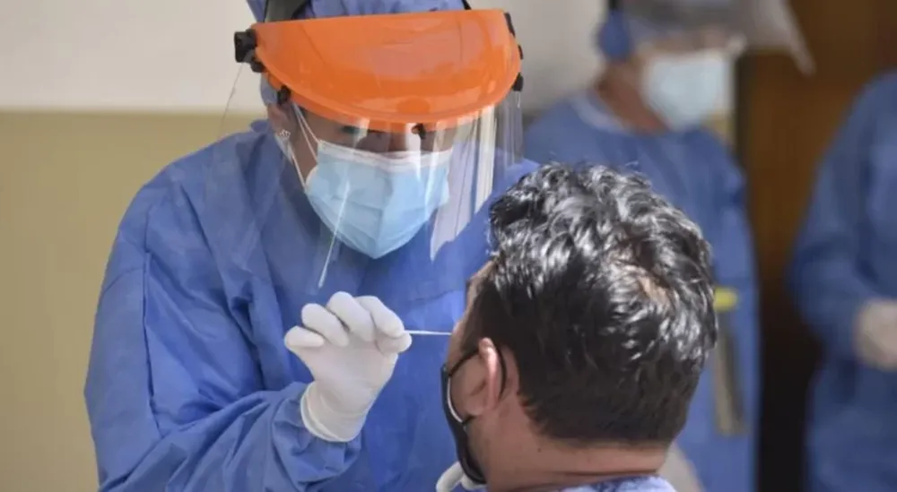 Niebla mental y dolor de cabeza, las secuelas que duran 3 meses