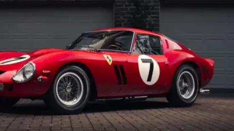 Una Ferrari de 1962 fue subastada por 51,7 millones de dólares