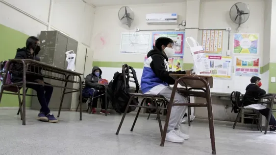 En la jornada de hoy empiezan las horas extra sólo en 25 escuelas locales