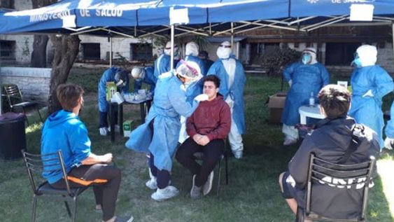 Comenzaron a hisopar a estudiantes para las fiestas de egresados en San Luis