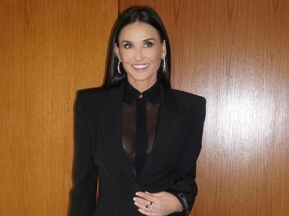 Demi Moore encendió las redes sociales con una diminuta bikini