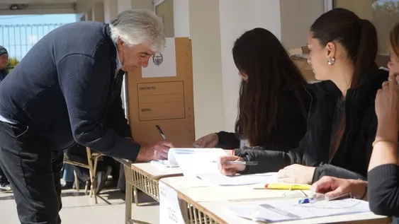 Elecciones bonaerenses: cerca del cierre, votó más del 50% del padrón