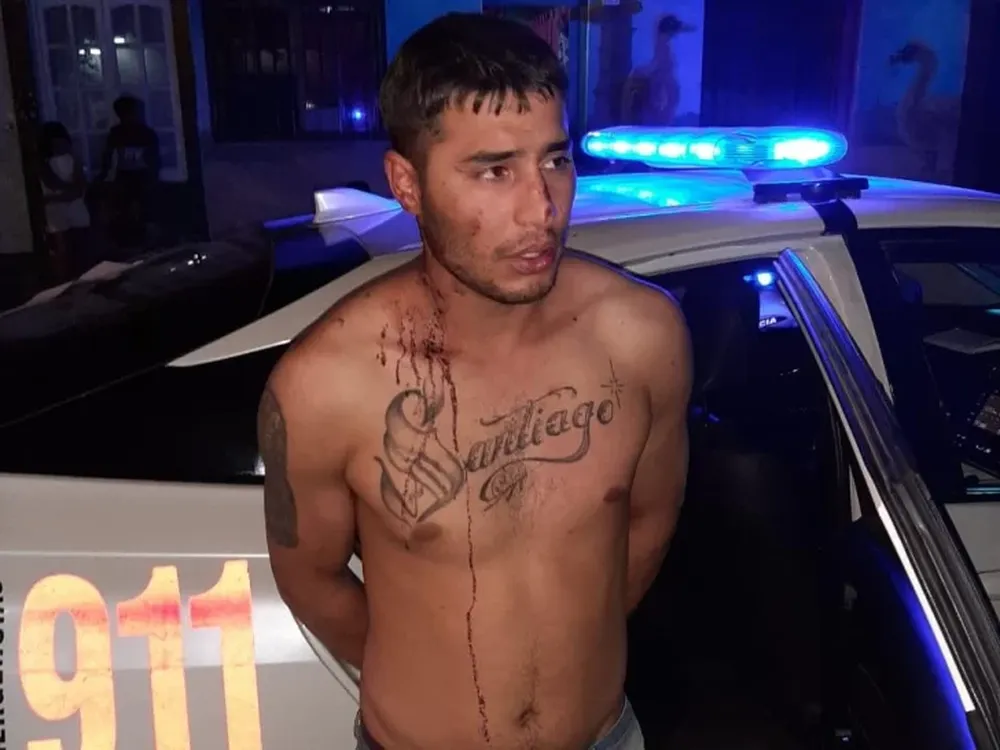 “Ya estás hablando con machos”: le sacó el celular a su mujer, se lo tiró en la cara y la golpeó