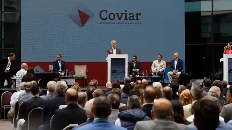 El gobernador de Mendoza, Alfredo Cornejo, durante el Desayuno de Coviar, uno de los eventos vendimiales.