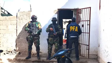 En La Rioja detuvieron a tres personas que tenían encerrada a una mujer y la sometían a tareas de servidumbre