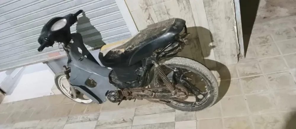 Una motociclista se quebró una pierna tras chocar con un caballo suelto